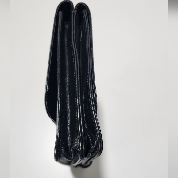 Loewe leather clutch with suede interior. - Picture 3 of 15